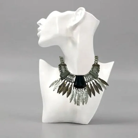 MESA VERDE STATEMENT NECKLACE & EARRING SET - Picture 10 of 11